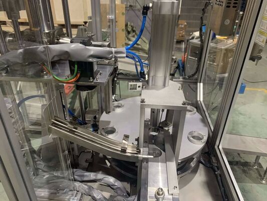 เครื่องบรรจุแนวนอนอัตโนมัติเต็มรูปแบบพร้อมหัวบรรจุหลายหัว, ระบบยกแบบนิวเมติก, และการควบคุม PLC สำหรับกาวแก้ว, กาวซิลิโคน, และกาวปิดผนึก